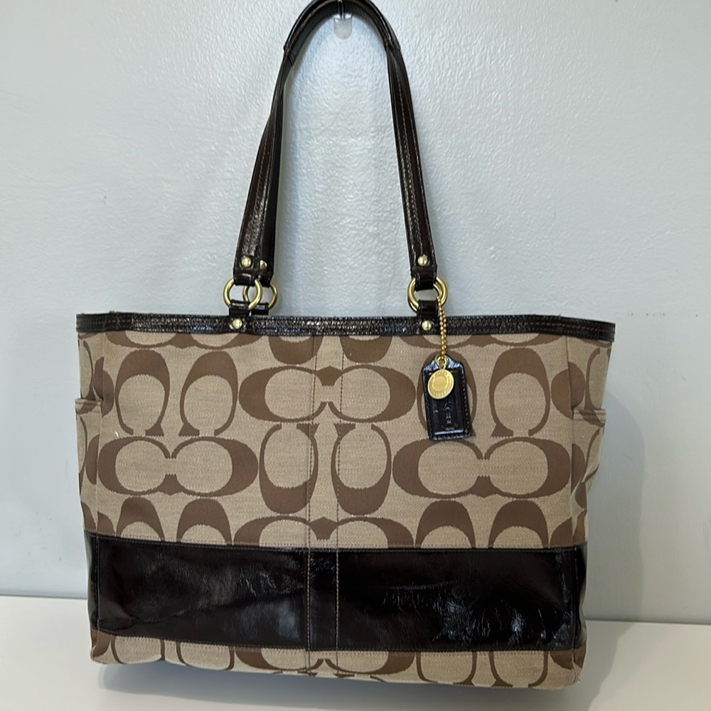 COACH SIGNATURE TAN DIAPER / TOTE BAG EUC